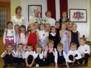 Bērnudārzā „Ābelīte” svin Latvijas dzimšanas dienu
