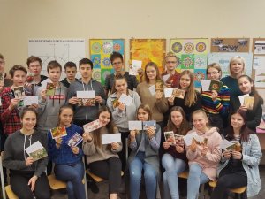 Siguldas Valsts ģimnāzijas 9.b klases skolēni piedalās labdarības akcijās
