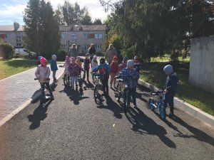 Bērnudārzs “Māllēpīte” saņēmis velosipēdus un skrejriteņus