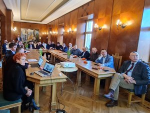 Saeimas Sporta apakškomisija Siguldā diskutē par bobsleja un kamaniņu trases “Sigulda” nākotni 