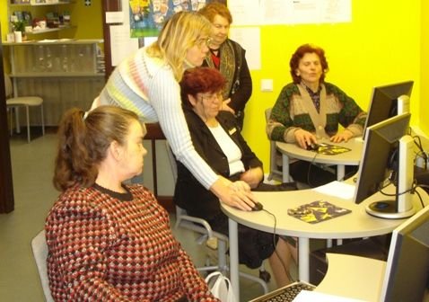 Jūdažu bibliotēkā uzsākta datorapmācība