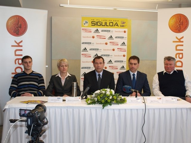 Ar preses konferenci sākusies Eiropas čempionāta kamaniņu sportā norise Siguldā