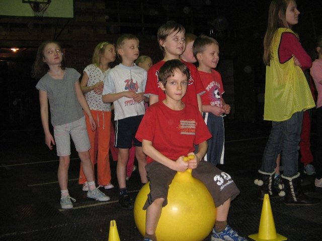 Aizvadīta Sporta diena 3.pamatskolas pirmklasniekiem