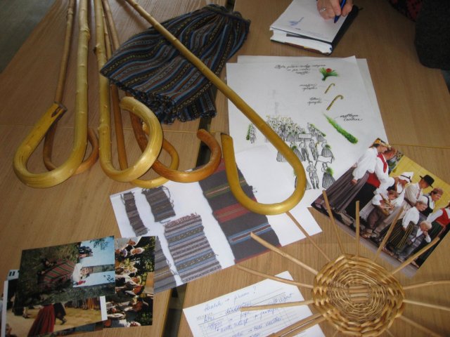 Zināms Siguldas novada  noformējums Skolēnu Dziesmu un deju svētku gājienā