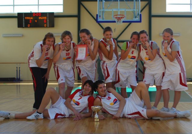 Siguldietes sporta spēles basketbolā izcīna zeltu