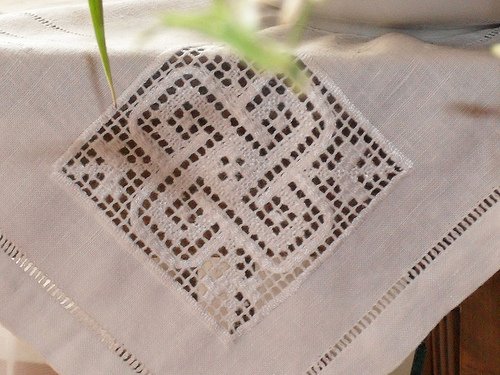 Ainas Ertes izšūšanas darbu izstādes atklāšana