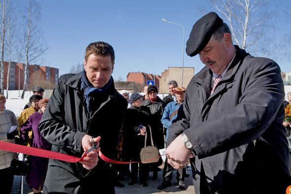 Siguldā atklāts pašvaldības īres nams