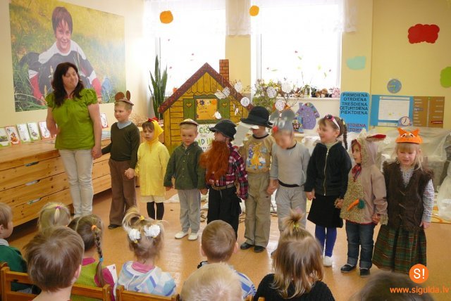 Allažu bērnudārzā iestudē ludziņu