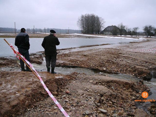 Allažos applūdis grants seguma autoceļš