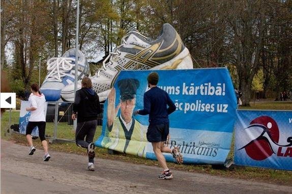 Pateicība brīvprātīgajiem palīgiem pusmaratona laikā