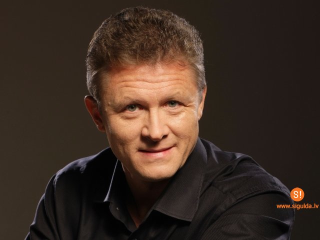 Izcilais basbaritons Egils Siliņš sniegs solo koncertu koncertzālē „Baltais flīģelis”