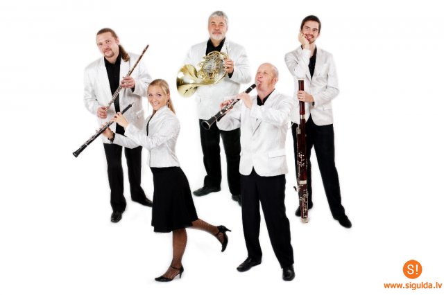 Muzikāls Ziemassvētku ceļojums kopā ar kameransambli „Livonija”