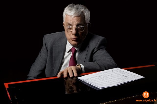 Baltajā flīģelī notiks Raimonda Paula koncerts