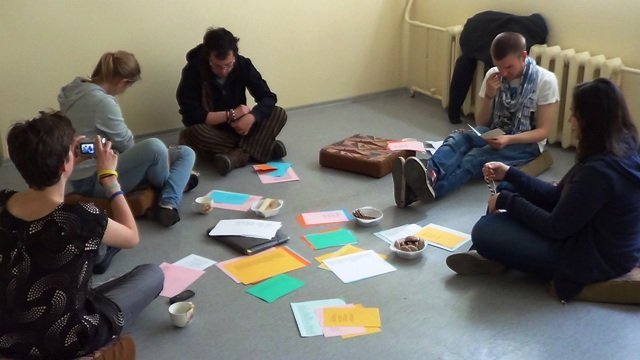 Jaunieši piedalās starptautiskajā dzejas dienā Siguldas novada Jaunrades centrā