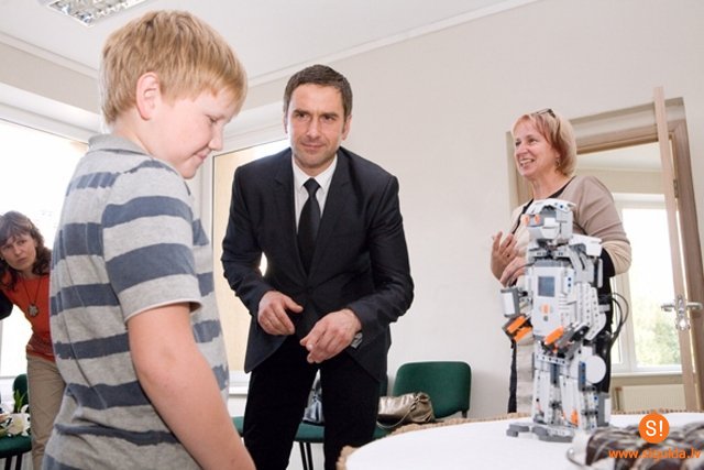 Jaunrades centrā atklāts Tehnoloģiju tornis