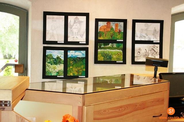 Turaidas muzejrezervātā skatāma Mākslu skolas audzēkņu izstāde