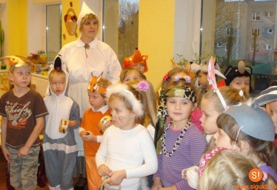 Masku gājiens bērnudārzā Saulīte