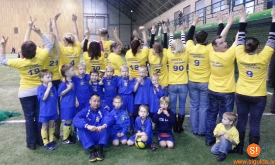 Mazie futbolisti nova gūst labus rezultātus Salaspils ziemas kausā