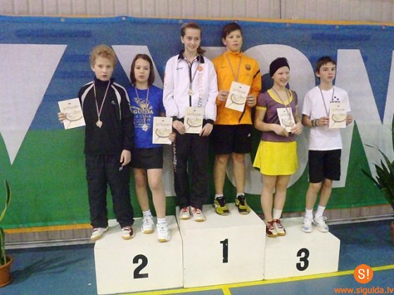 Siguldieši badmintona čempionātā izcīna 63 godalgas
