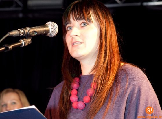 Jaunatnes darbiniece Klinta Eigenfelde saņem Izglītības un zinātnes ministrijas pateicības rakstu