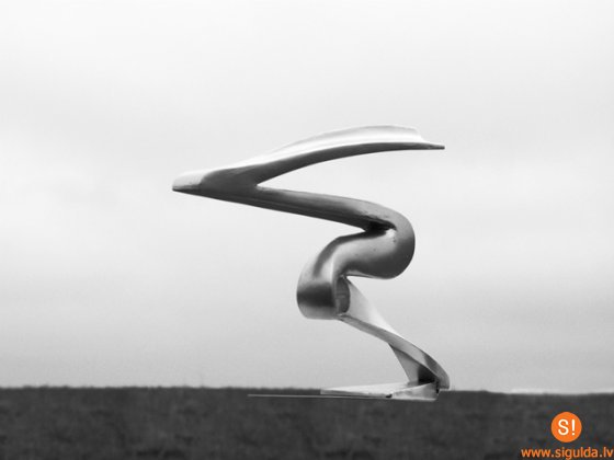 Novadniece piedalās starptautiskā tēlniecības biennālē Japānā