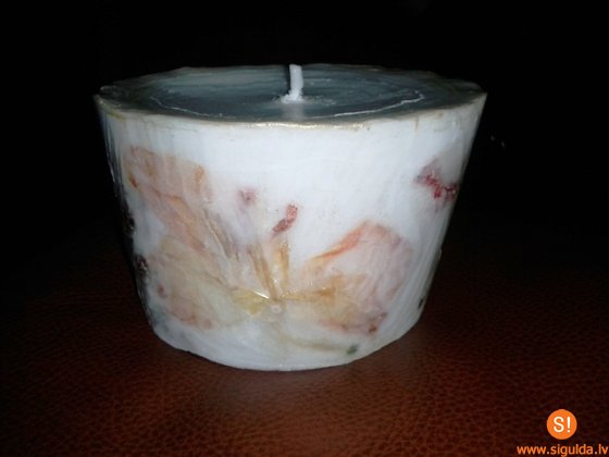 Siguldas pagasta kultūras namā atklās sveču meistares Margitas Jumītes izstādi