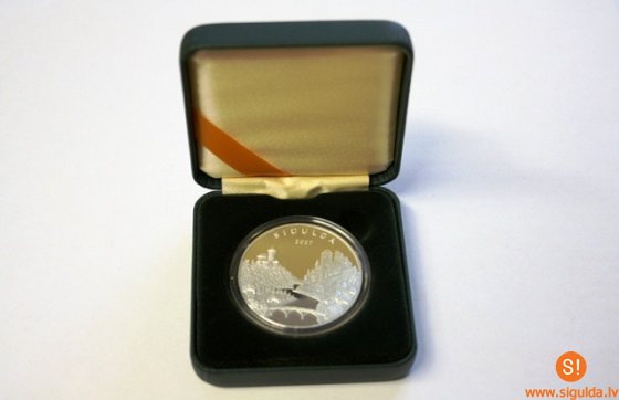 Siguldas novada Domes priekšsēdētājs sveic siguldieti A.Elberti 100 gadu jubilejā