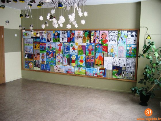 Grāmatu varoņu parāde skolā