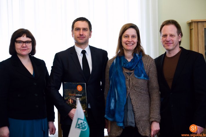 Pašvaldība paraksta sadarbības līgumu ar Dabas koncertzāli par sadarbību