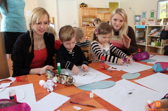 Vācu praktikantes bērnudārzā „Ieviņa”