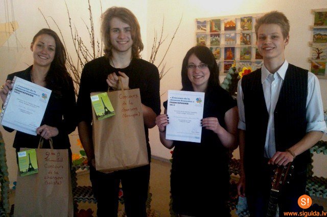 Ģimnāzijas skolēni uzvar 3.frankofono dziesmu konkursā Rīgā