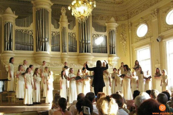 Kora „Sapnis” koncerts Siguldas ev.lut.baznīcā