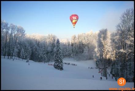 Snovborda sacensības Reiņa trasē