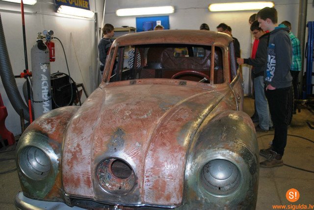 Motodarbnīcas jaunieši apmeklē Motormuzeju