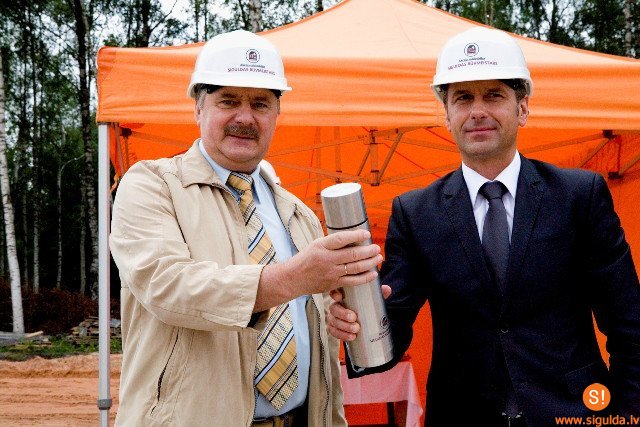 Siguldā iemūrēts pamatakmens jaunam bērnudārzam Skolas ielā 5 (VIDEO)