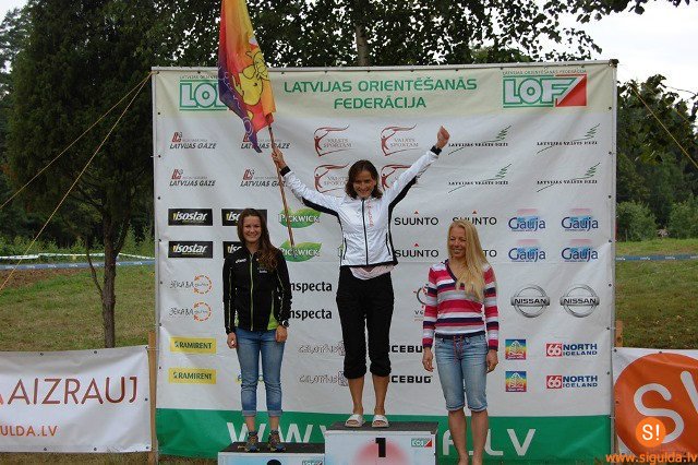 Zanda Abzalone gūst uzvaru Siguldas kausā orientēšanās sportā