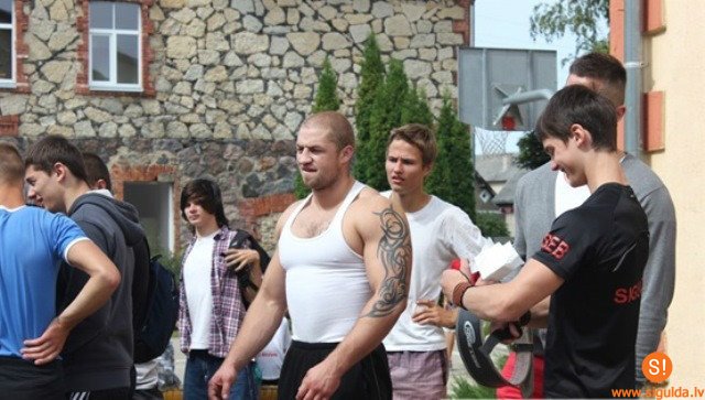 Spēcīgākie siguldieši piedalījās svaru stieņa spiešanas sacensībās