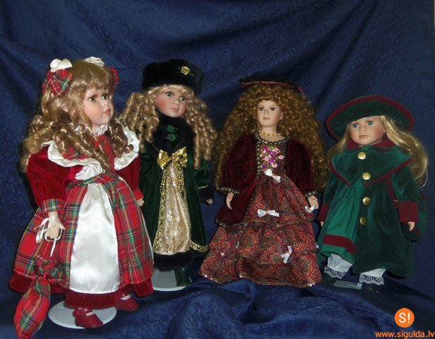 Jūdažos skatāmas Dzintras Kaminskas porcelāna lelles