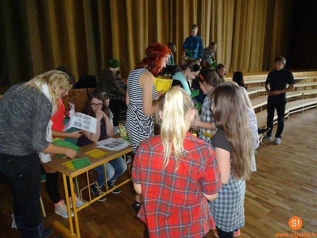 Siguldas 1.pamatskolā iesvētīti piektklasnieki