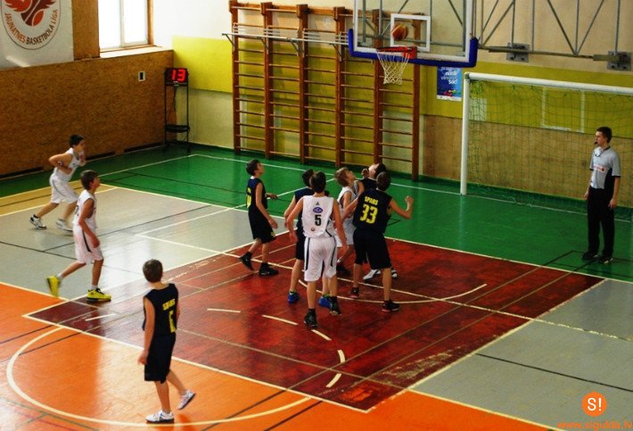 Sākas starptautisks basketbola turnīrs