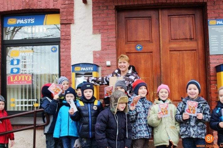 Bērnudārza „Ieviņa” bērni iepazīst Siguldas pasta nodaļu