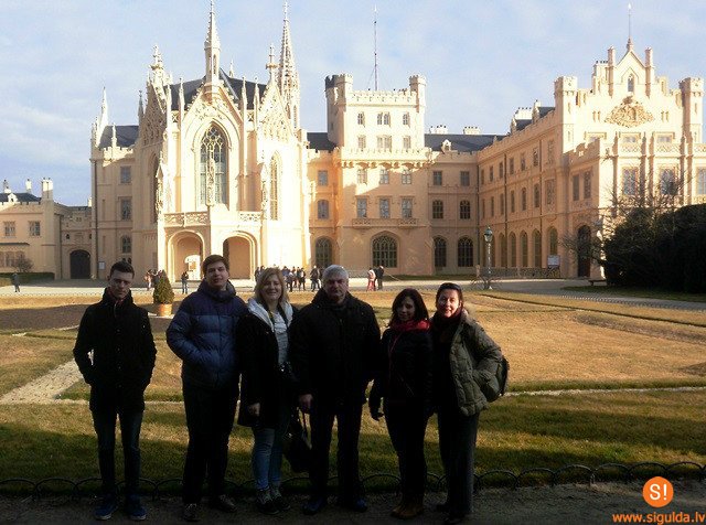 Siguldas pilsētas vidusskolas skolēni atgriezušies no projekta vizītes Čehijā
