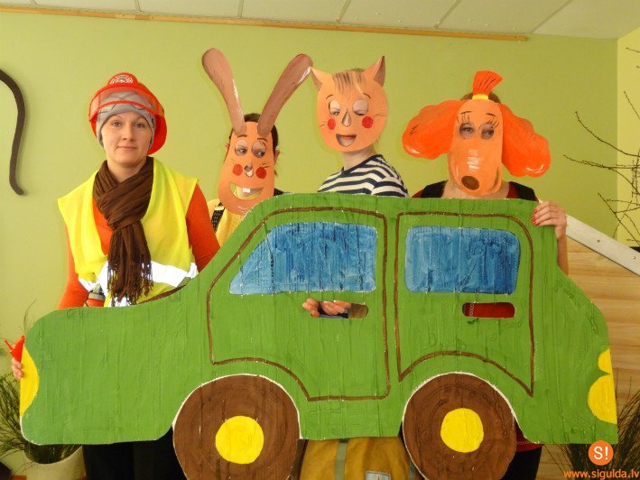 Bērnudārza „Ābelīte” audzēkņi kopā ar Loti izzina drošības jautājumus