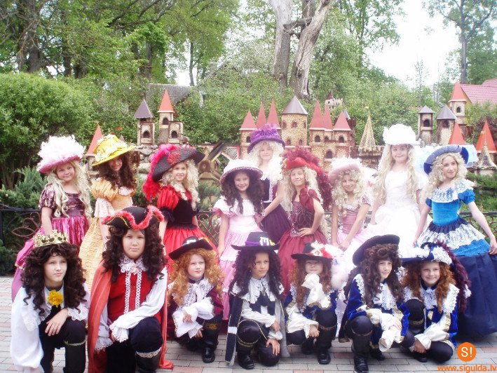 Siguldas 1.pamatskolas skolēni dodas ekskursijā uz Latgali