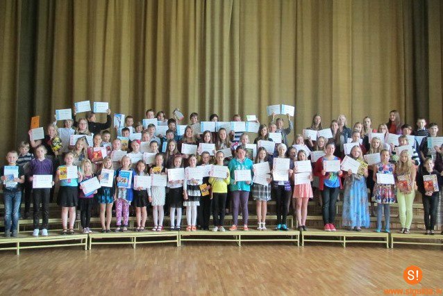 Apbalvojumus saņem Siguldas 1.pamatskolas skolēni