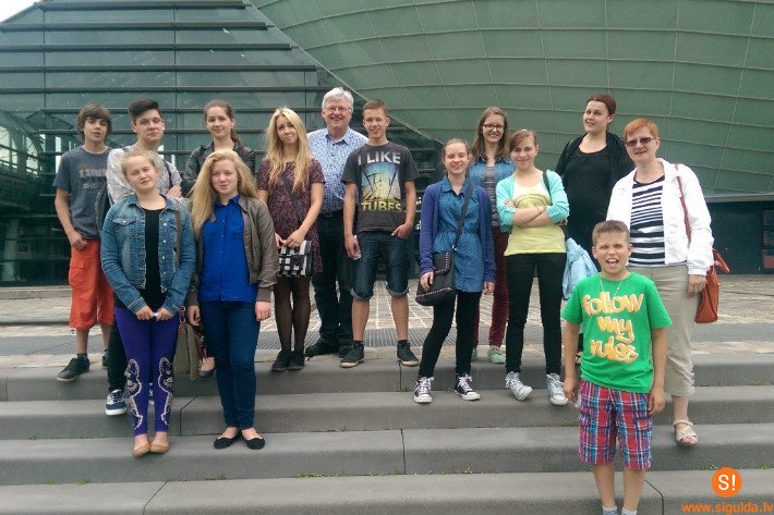 Siguldas Jauniešu kamerorķestris koncertē Štūrē