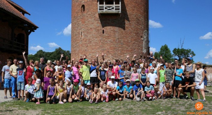 Noskaidroti ātrākie skrējēji Turaidas tornī