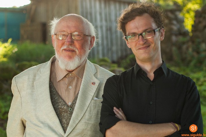 Dziesminieks Goran Gora atgriežas Siguldas “Baltajā flīģelī”