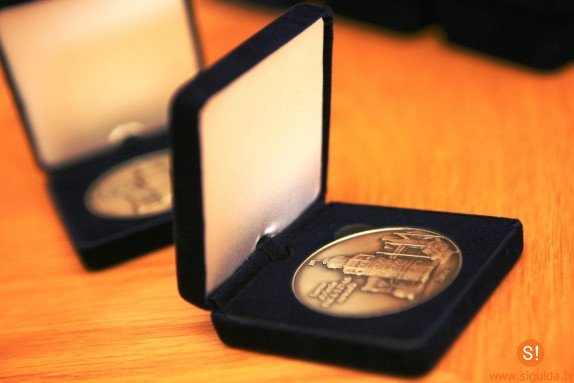 Aicinām vecākus saņemt monētas „Esmu dzimis Siguldas novadā 2014”