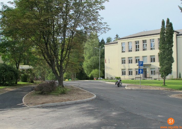 Izmaiņas satiksmes organizācijā pie Laurenču sākumskolas